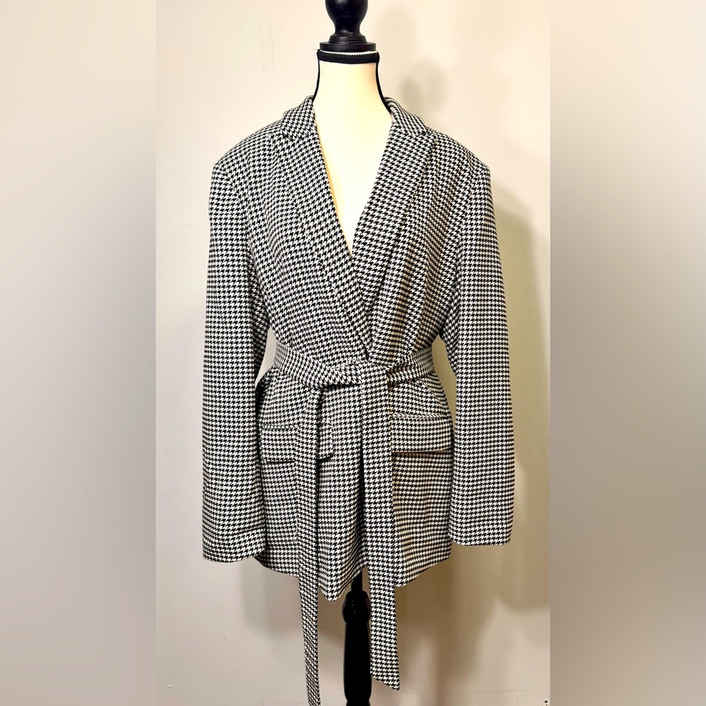 A NEW DAY (Target) blazer coat. Hounds tooth pattern. Size XXL.